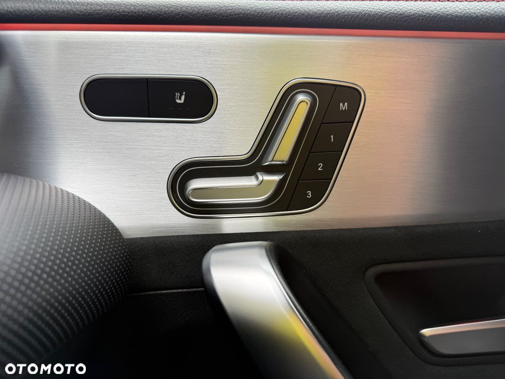 Mercedes-Benz CLA 220 AMG Line 7G-DCT - 11