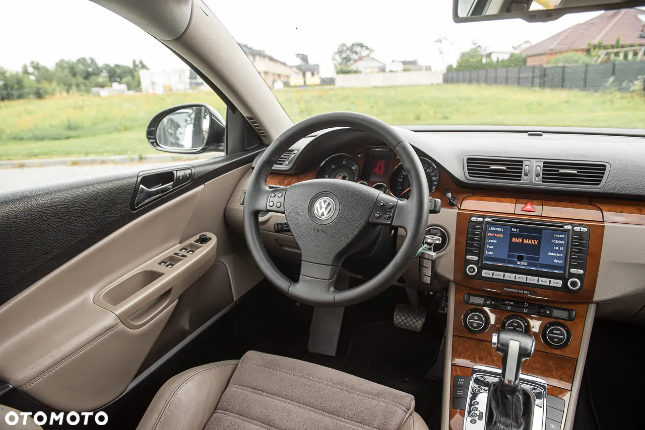 Volkswagen Passat 2.0 TDI DPF Highline DSG - 25