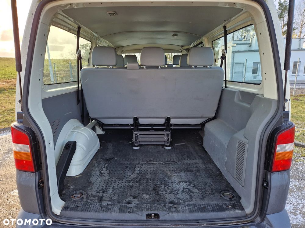 Volkswagen Transporter Shuttle Lang - 11