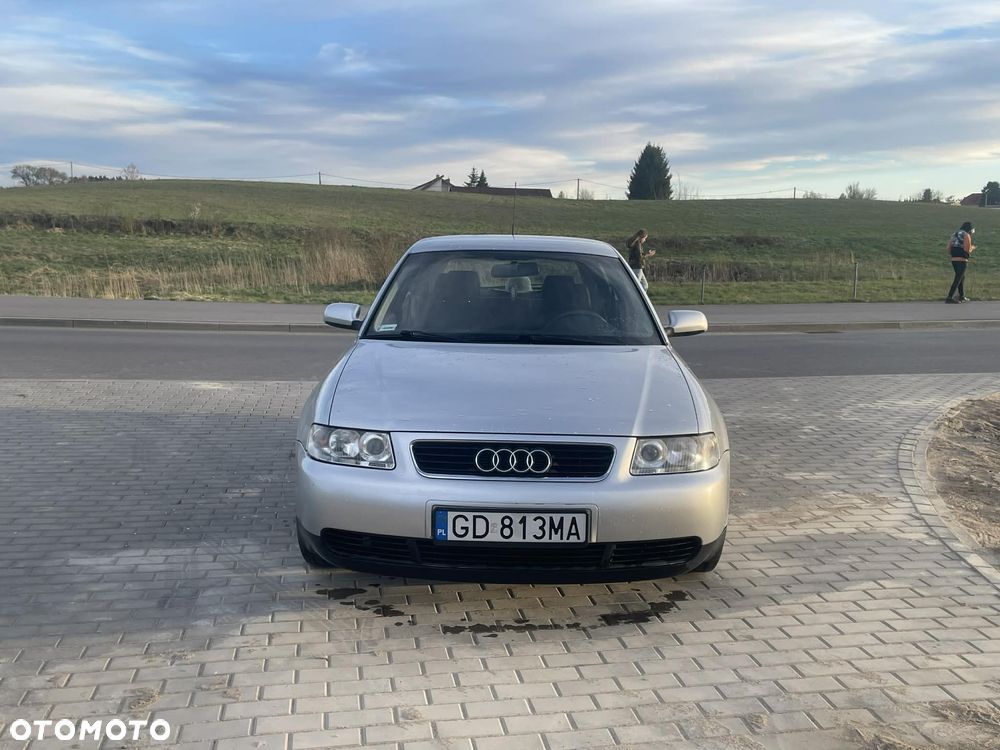 Audi A3 3-drzwiowe 1.6 Attraction - 2