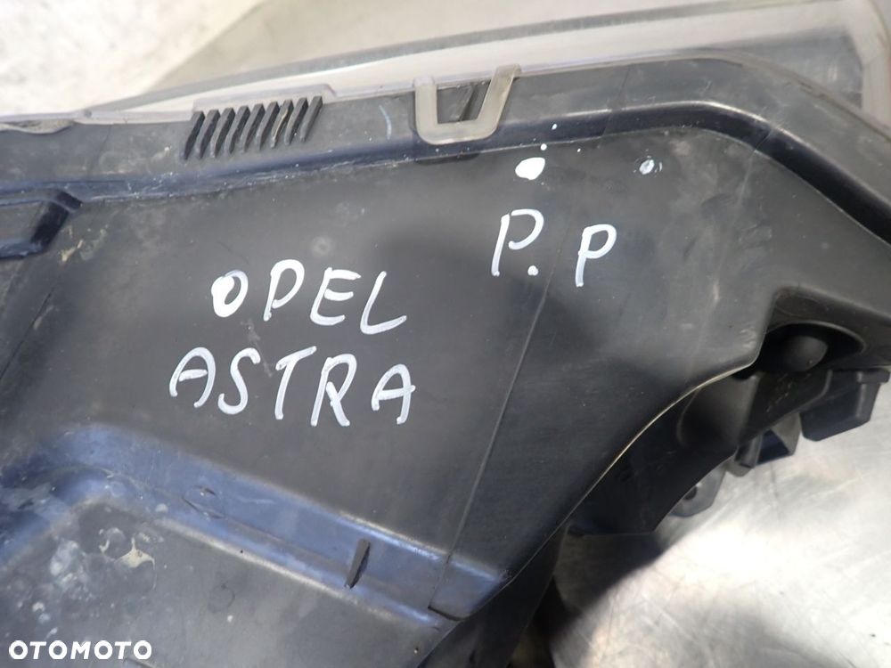 LAMPA PRAWA PRZEDNIA OPEL ASTRA H - 6