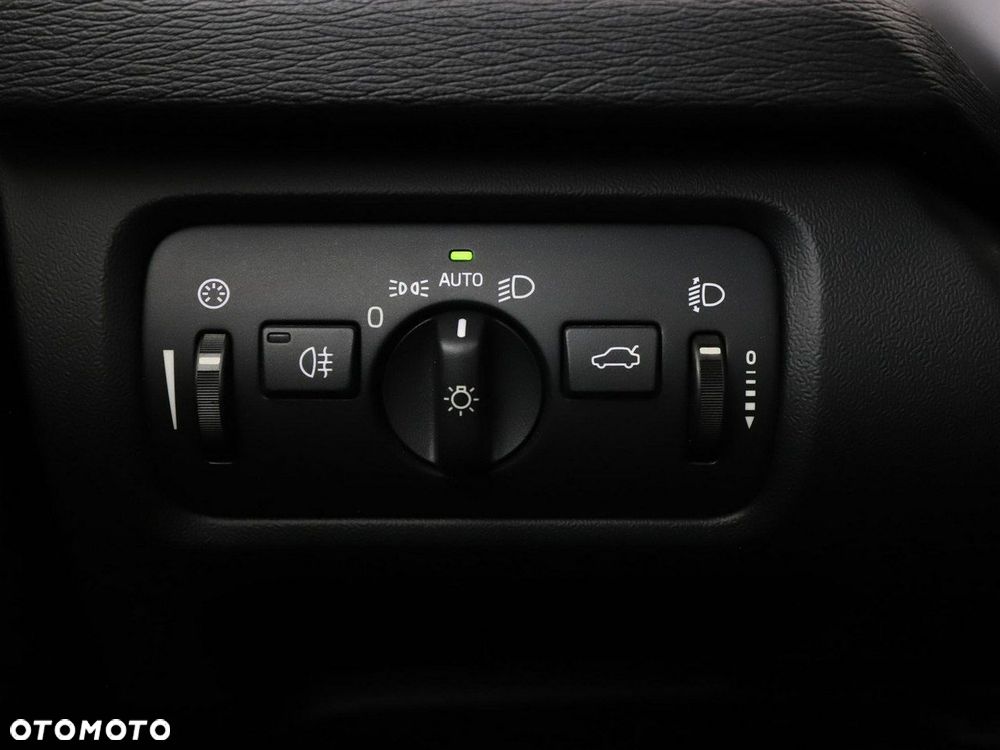 Volvo V40 T2 Drive-E Momentum - 30