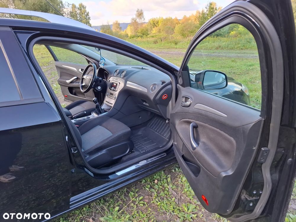 Ford Mondeo 2.0 Ambiente - 19