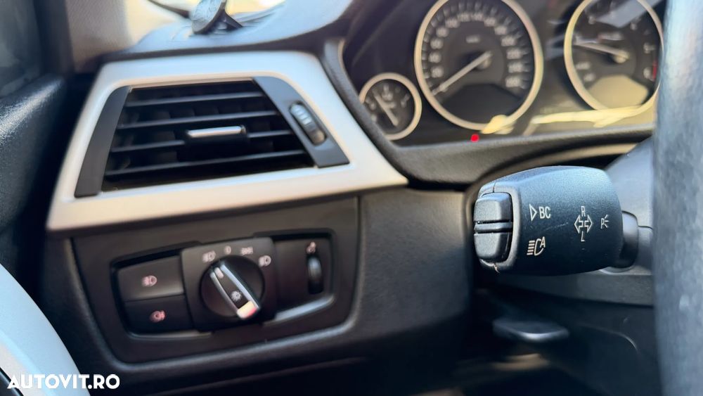 BMW Seria 3 320d xDrive Aut. - 17