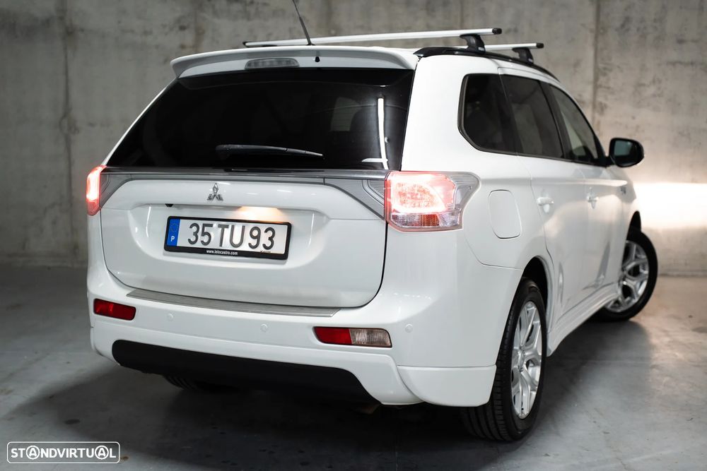 Mitsubishi Outlander 2.0 4WD - 40