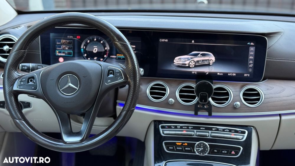 Mercedes-Benz E 220 d 4Matic T 9G-TRONIC Avantgarde - 14