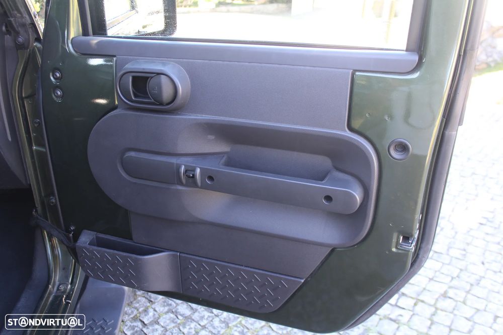 Jeep Wrangler 2.8 CRD ATX Sport - 28
