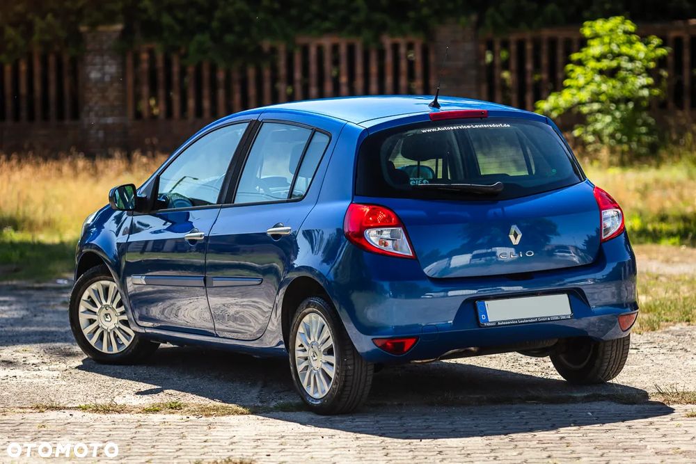 Renault Clio 1.2 16V 75 Dynamique - 9