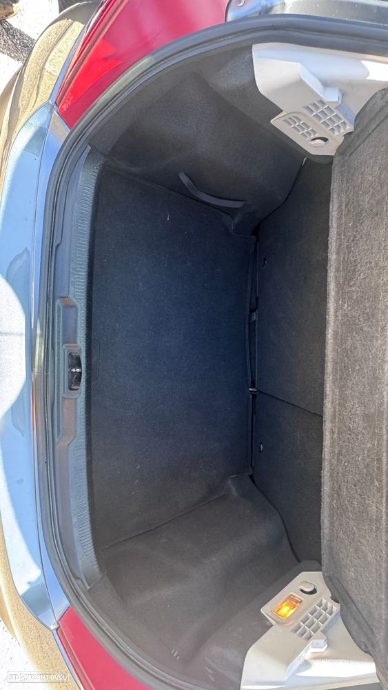 Peugeot 207 1.6 HDi Premium - 24