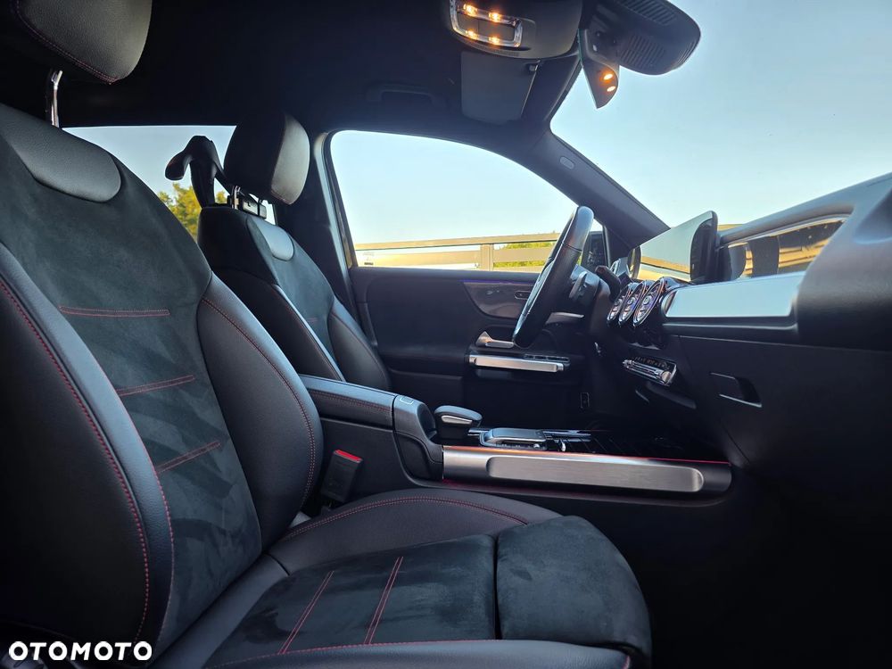 Mercedes-Benz GLB 200 d AMG Line 8G-DCT - 30
