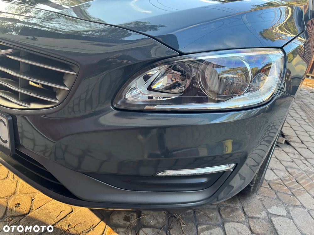Volvo V60 D4 Momentum - 17