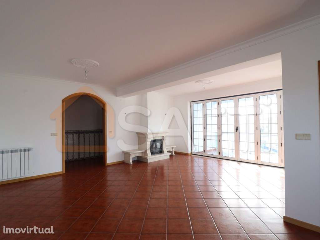 MORADIA INDEPENDENTE COM ESPAÇO COMERCIAL - TOCHA - Grande imagem: 2/31