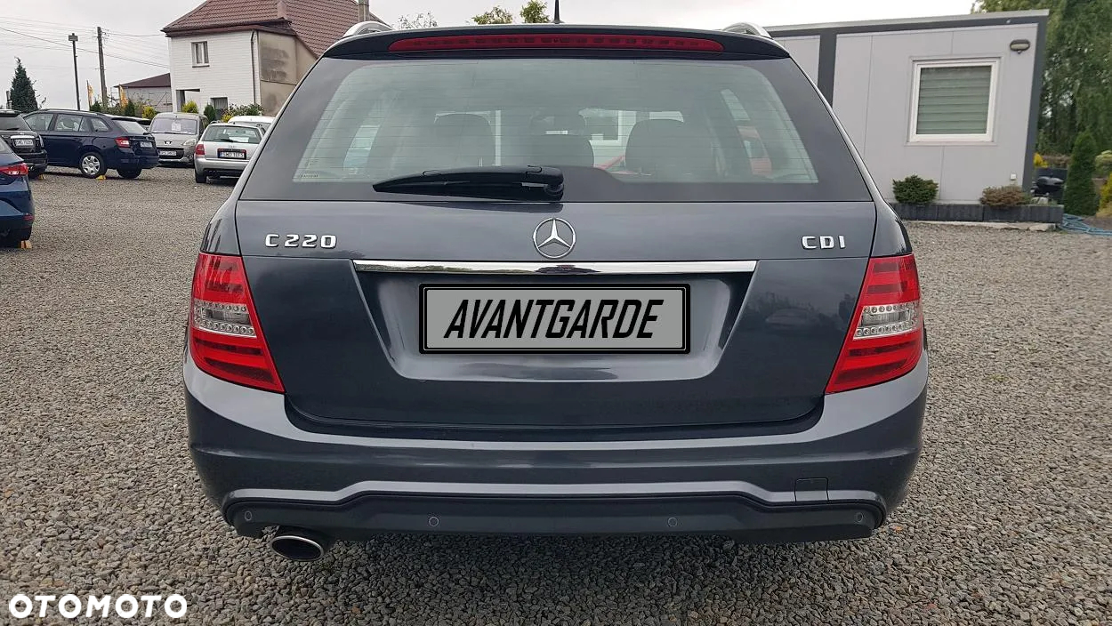 Mercedes-Benz Klasa C 220 T CDI DPF Automatik BlueEFFICIENCY Avantgarde - 10