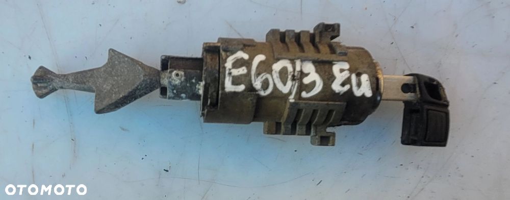 WKŁADKA ZAMKA GROT KLUCZYK BMW E60 EUROPA - 1
