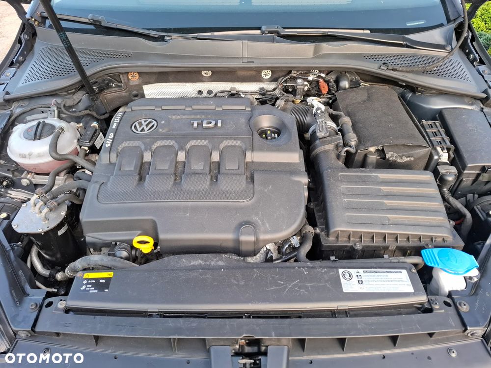 Volkswagen Golf - 22