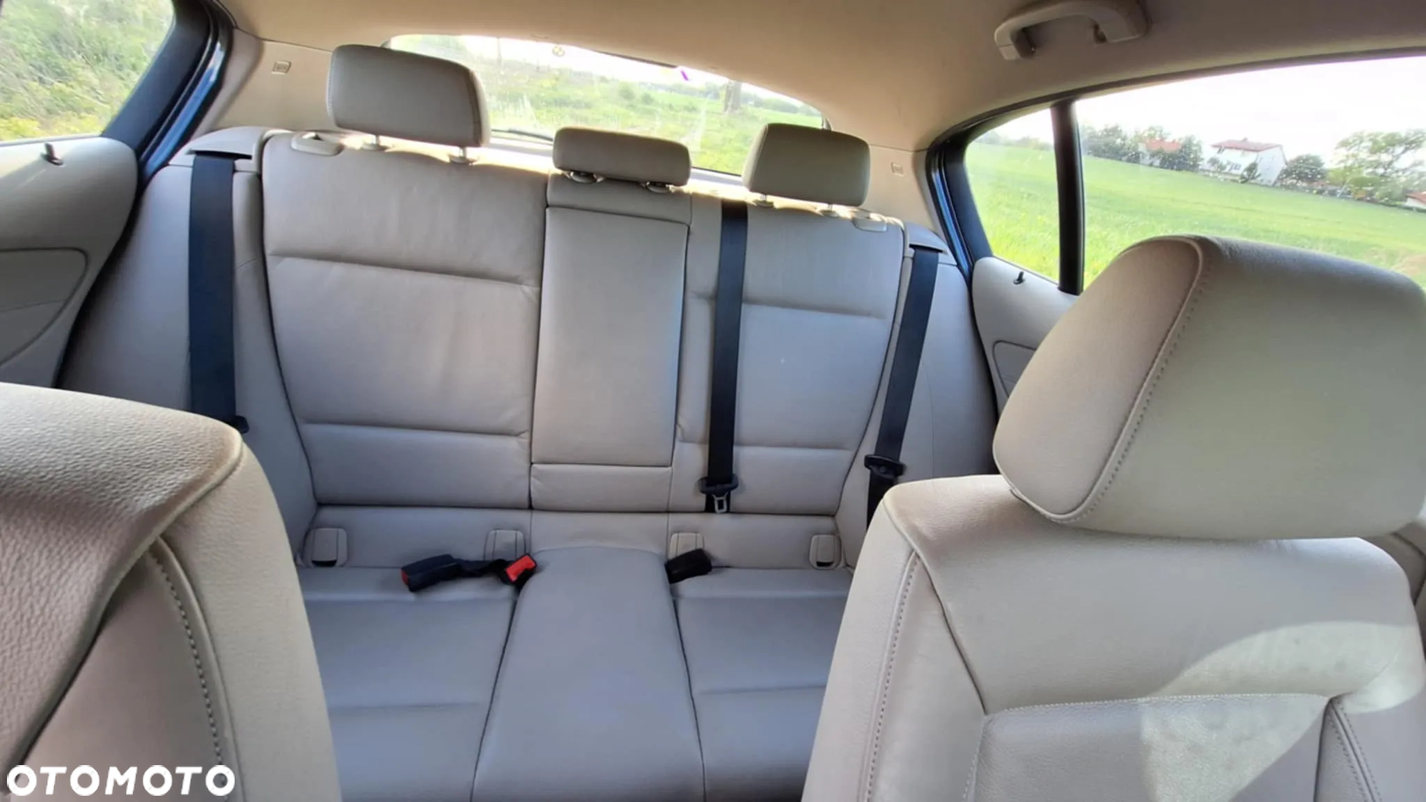 BMW Seria 1 120i - 12