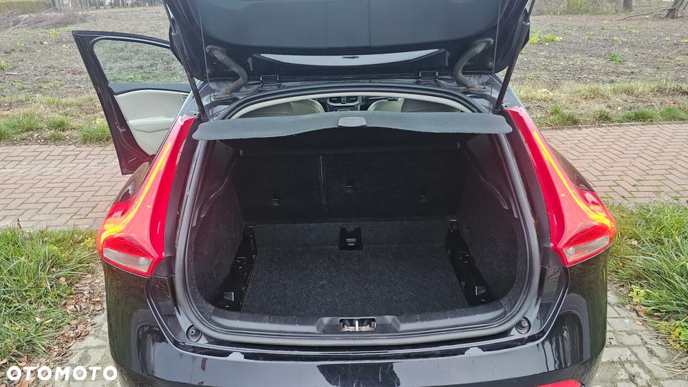 Volvo V40 D2 Momentum - 21