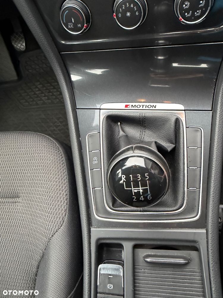 Volkswagen Golf - 12