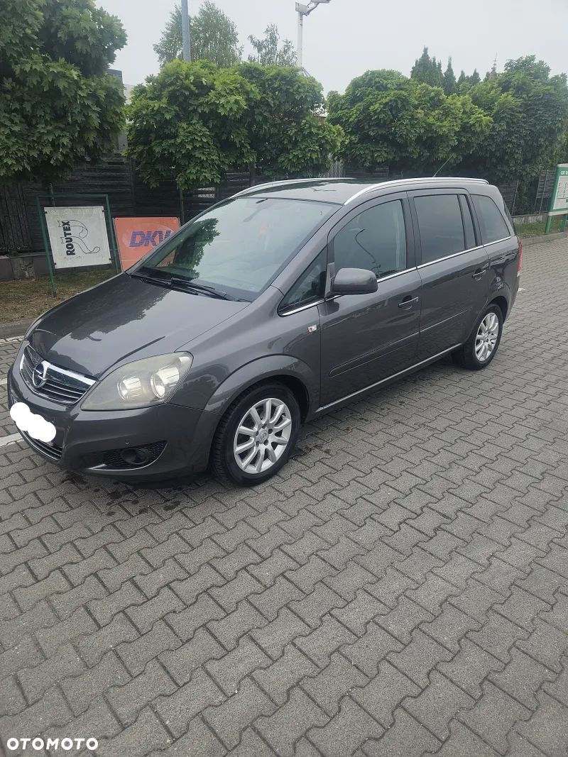Opel Zafira 1.8 Cosmo - 1