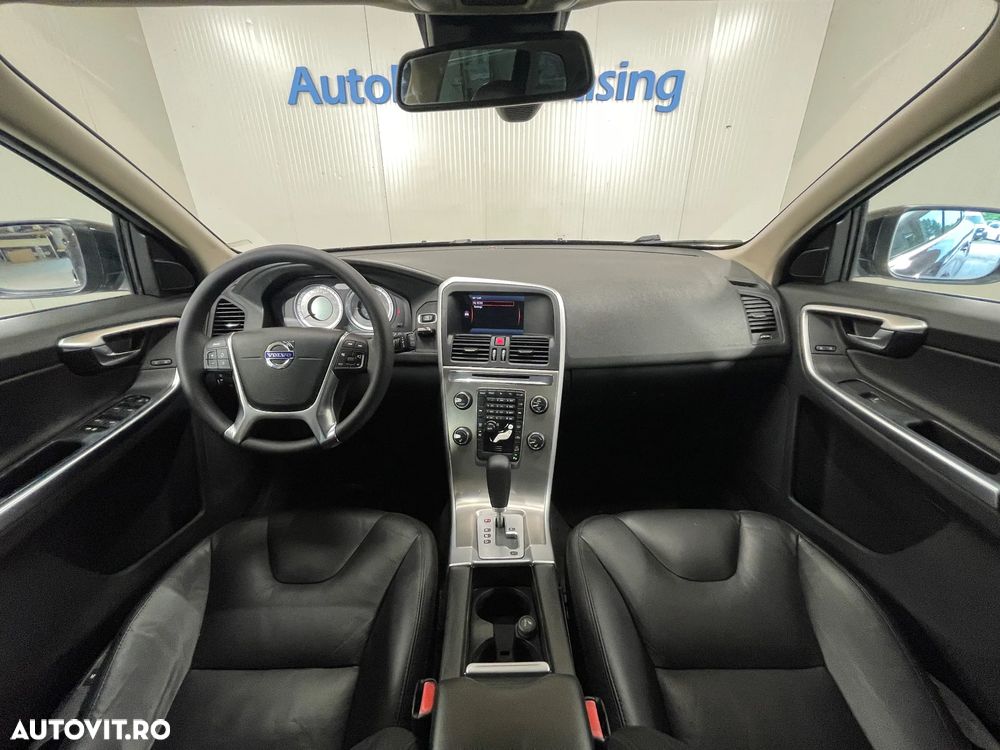 Volvo XC 60 2.4D AWD Momentum - 8