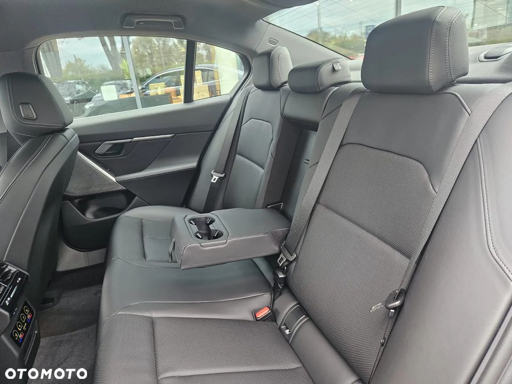 BMW Seria 5 520d xDrive - 21