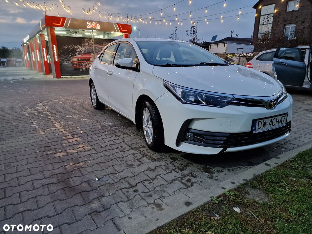 Toyota Corolla 2017 photo 3