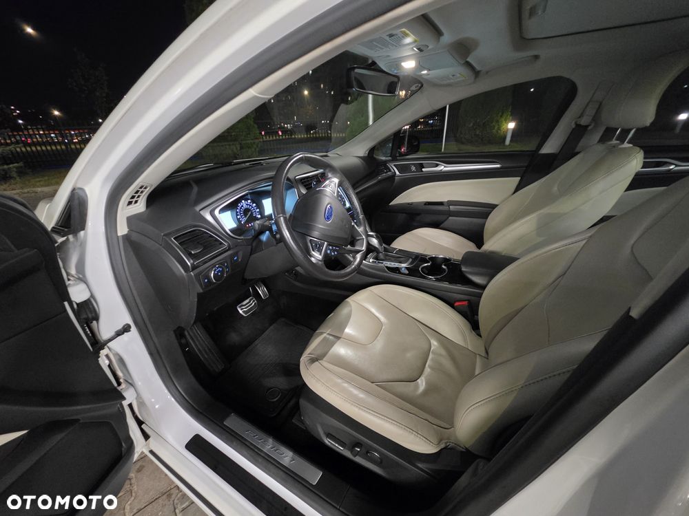 Ford Fusion 2.0 EcoBoost Titanium - 8