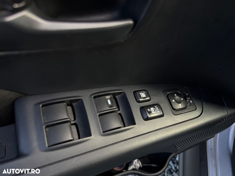 Mitsubishi Outlander - 10