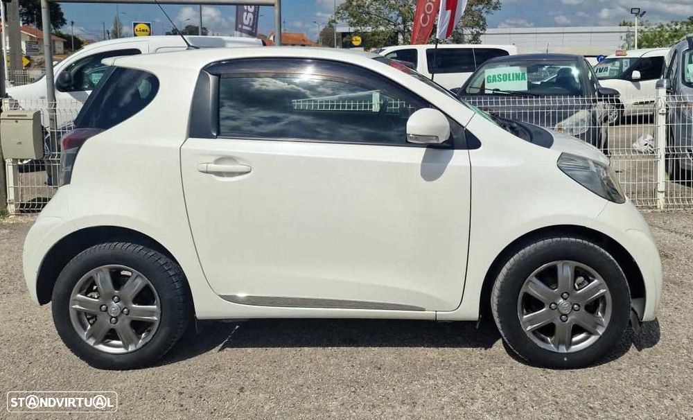 Toyota iQ 1.4 D-4D 2 - 22