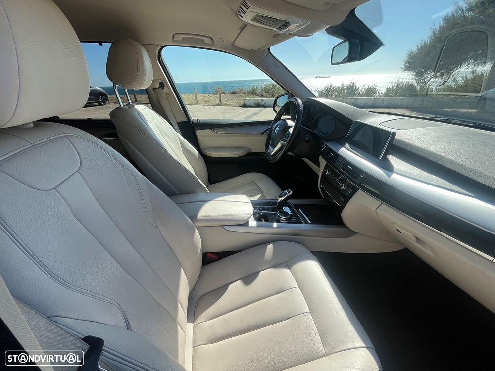 BMW X5 25 d sDrive Comfort 7L - 12