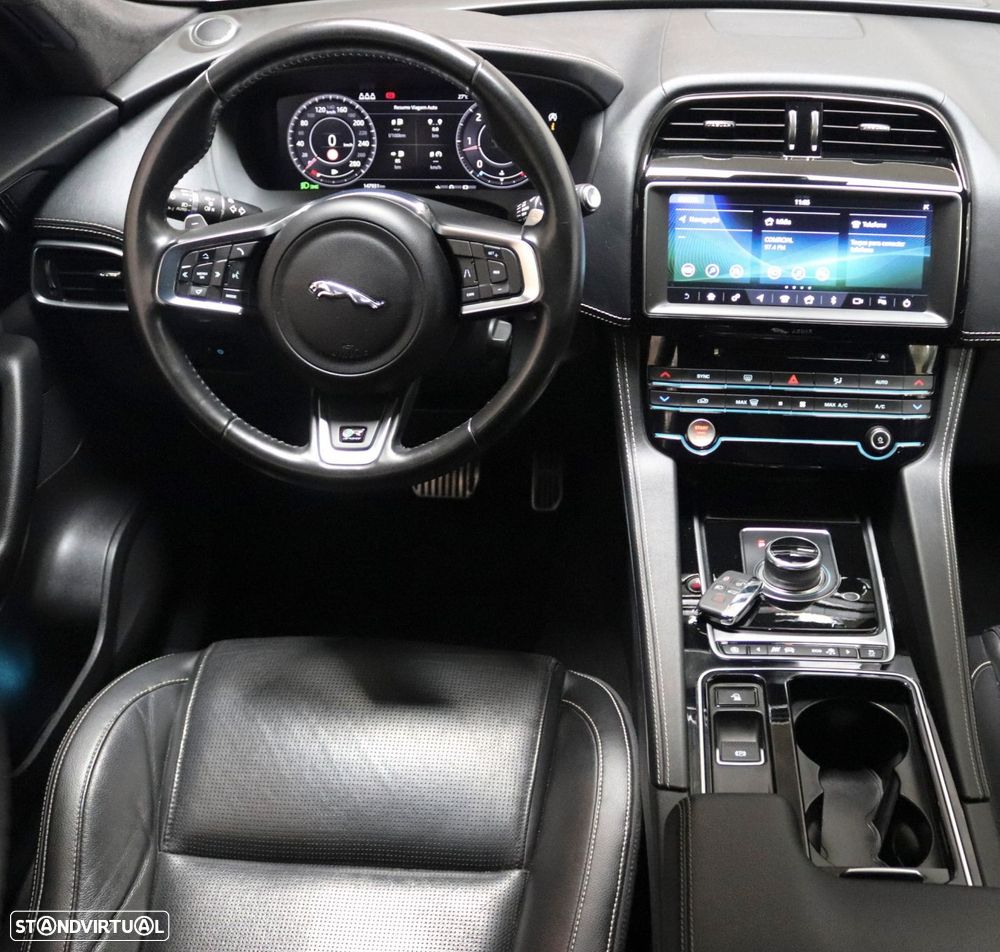Jaguar F-Pace 2.0 i4D R-Sport Aut. - 44