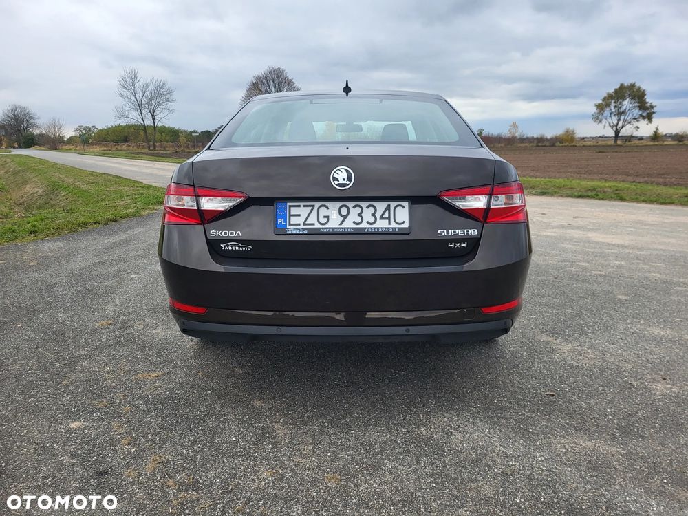 Skoda Superb 2.0 TDI 4x4 Ambition - 9