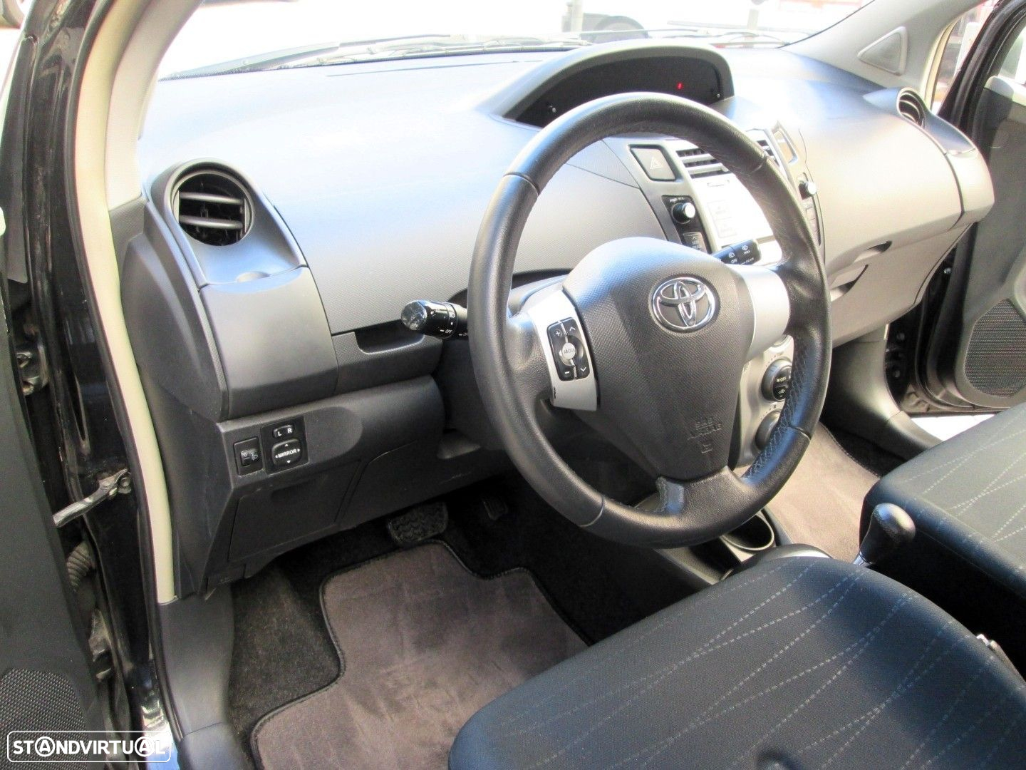 Toyota Yaris 1.0 VVT-i Sol High Pack MMT - 9