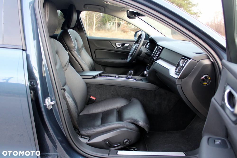 Volvo V60 Cross Country B4 D AWD Geartronic Pro - 28