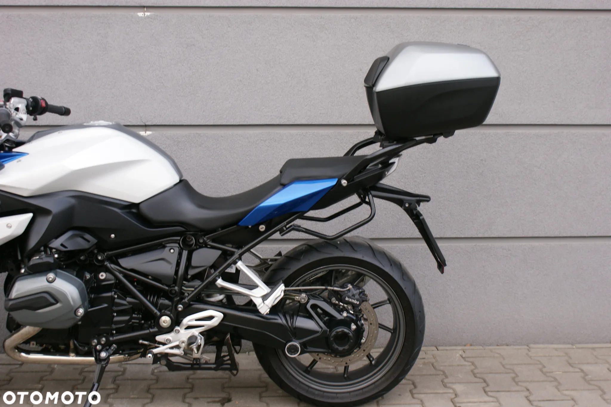 BMW R - 8