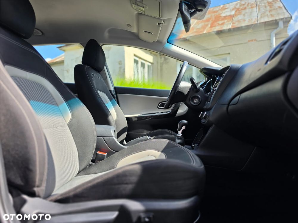 Kia Ceed - 25
