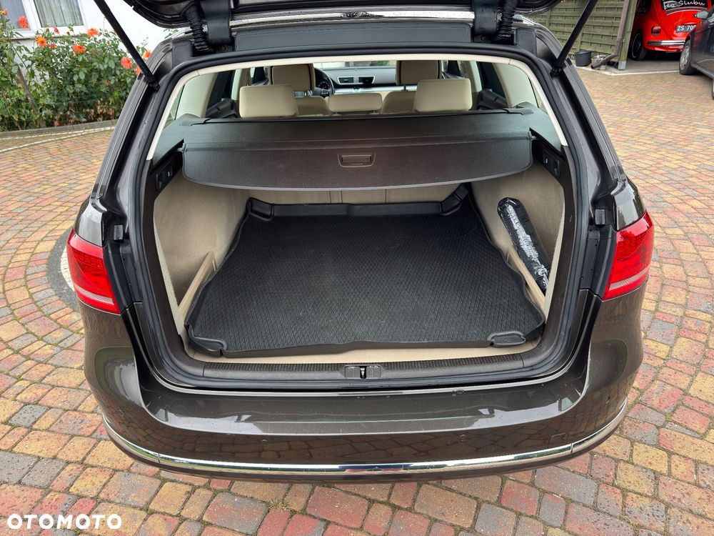 Volkswagen Passat - 19