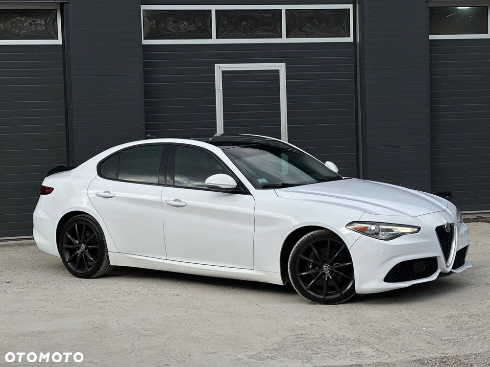 Alfa Romeo Giulia 2.0 Turbo 16V AT8-Q4 Ti - 1
