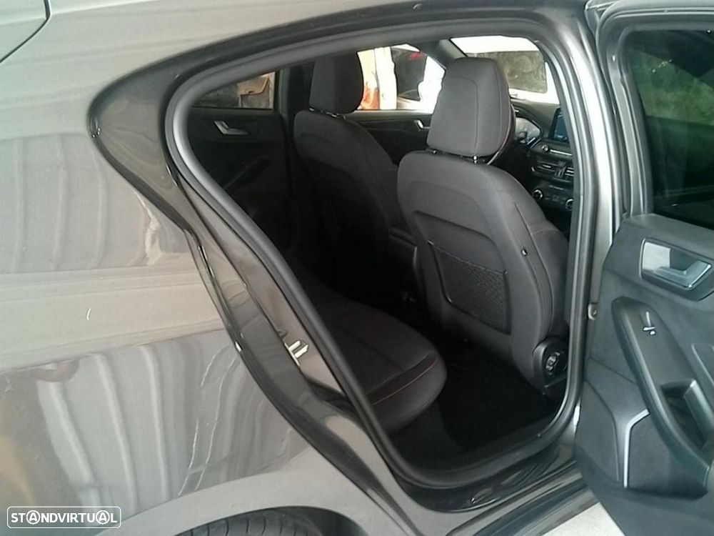 Ford Focus 1.5 TDCi ECOBlue ST-Line - 7