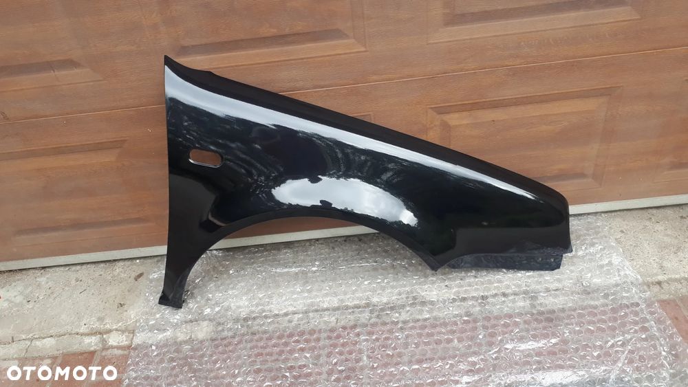 VW GOLF IV 4 Błotnik Przód  Przedni  Prawy LO41  L041