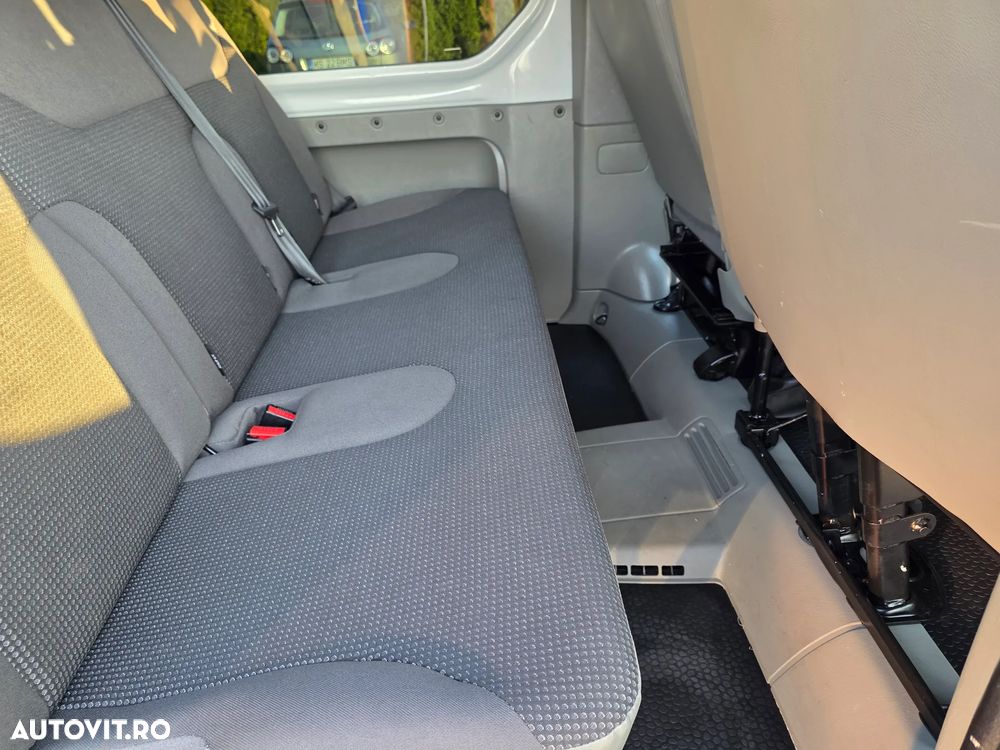 Opel Vivaro - 10
