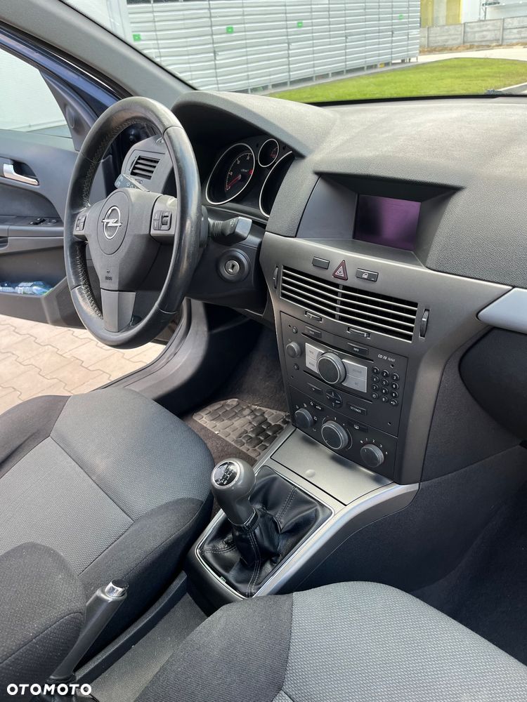 Opel Astra III 1.9 CDTI Cosmo - 27