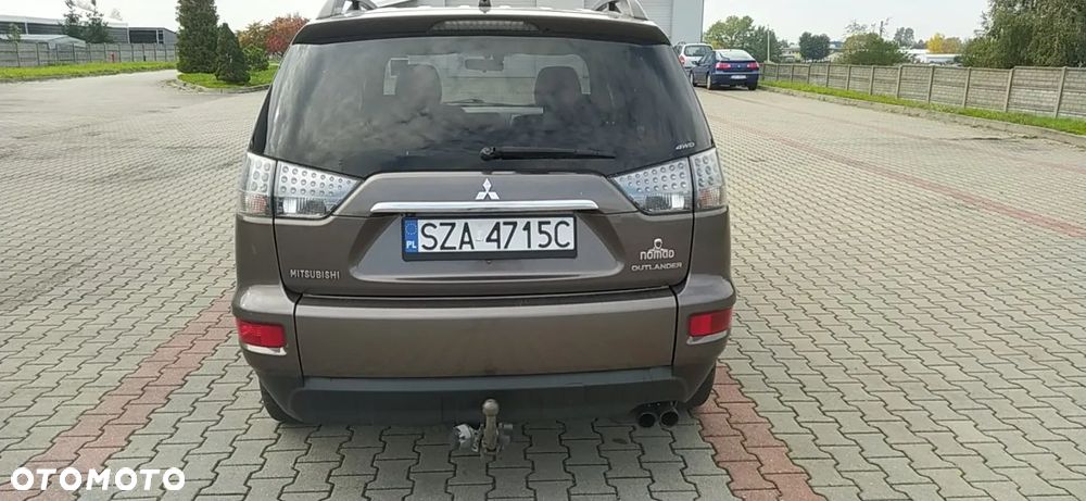 Mitsubishi Outlander - 4
