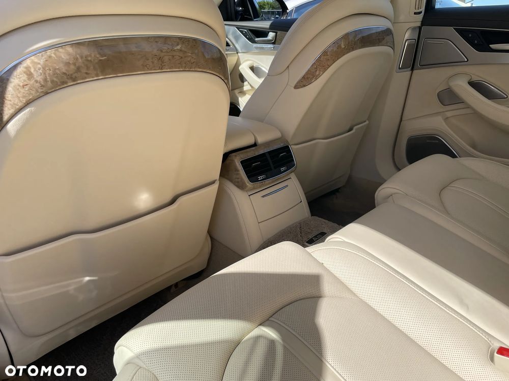 Audi A8 4.2 FSI L Quattro - 22