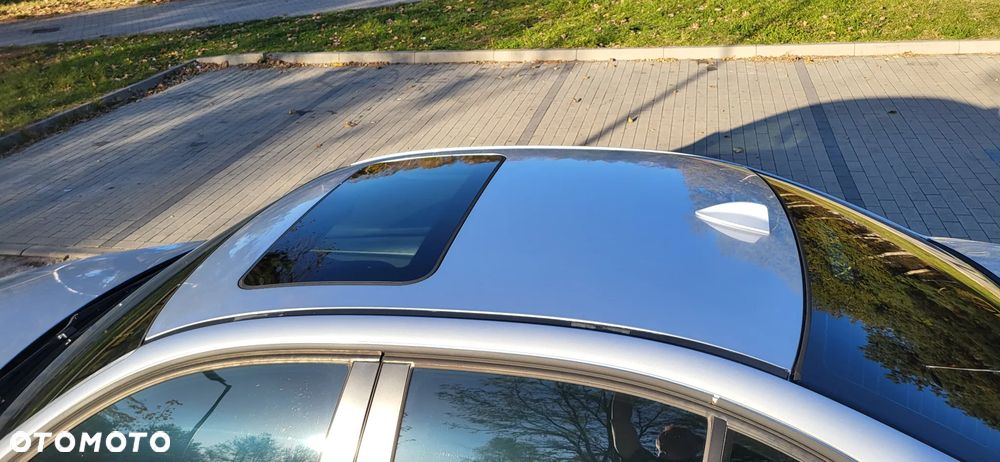 BMW Seria 3 320i - 17