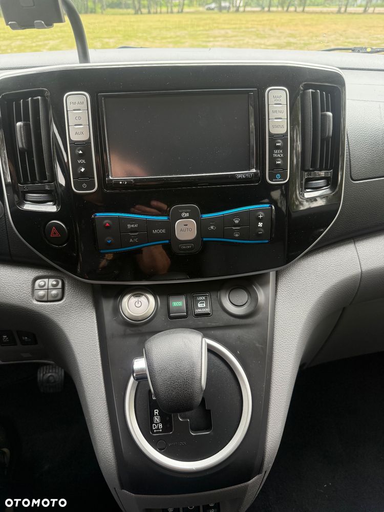 Nissan NV200 Evalia - 24