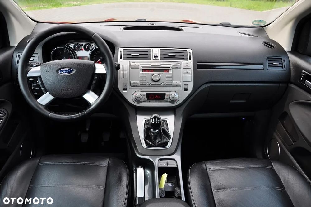 Ford Kuga 2.5 4x4 Titanium - 33