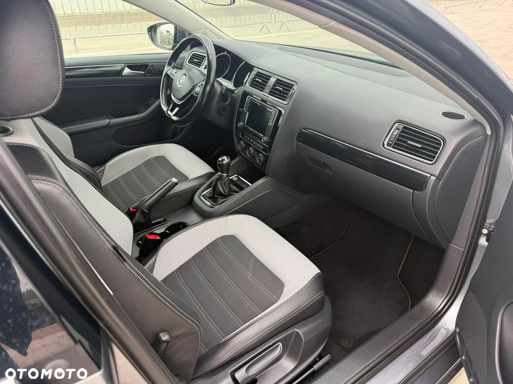 Volkswagen Jetta 1.4 TSI BMT Highline - 14