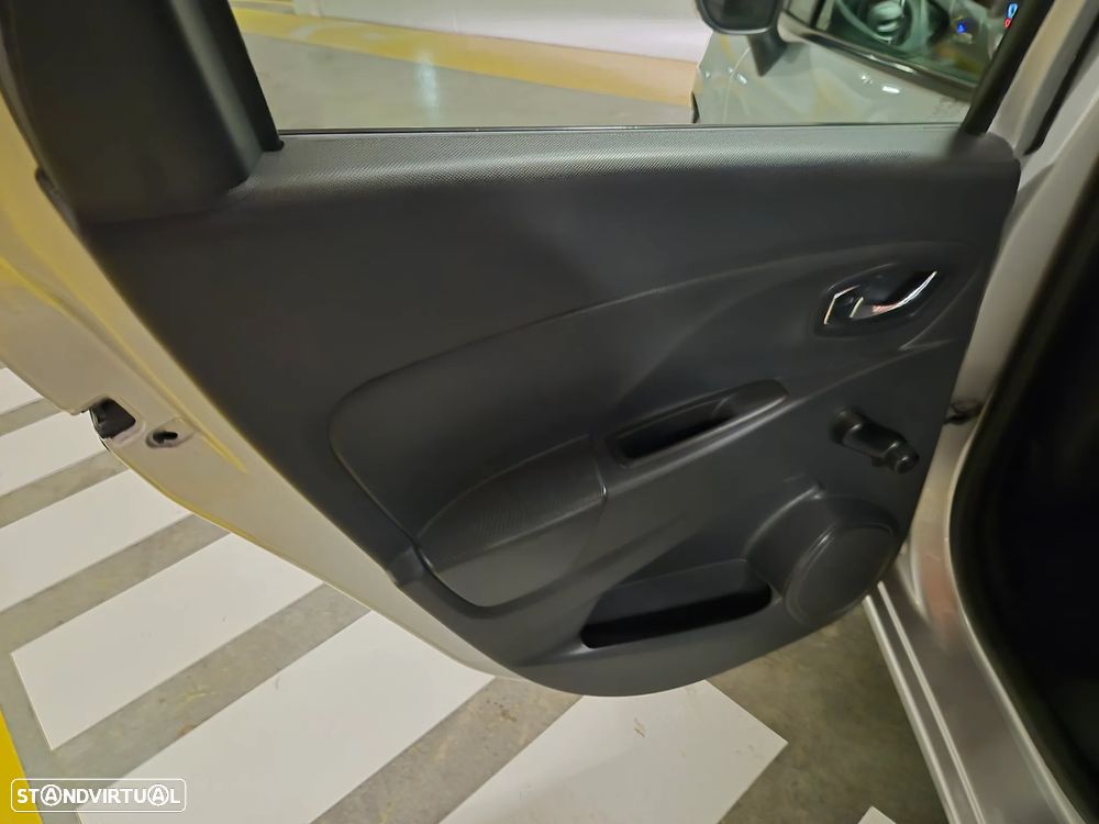 Renault Clio Sport Tourer 1.5 dCi Dynamique S - 28