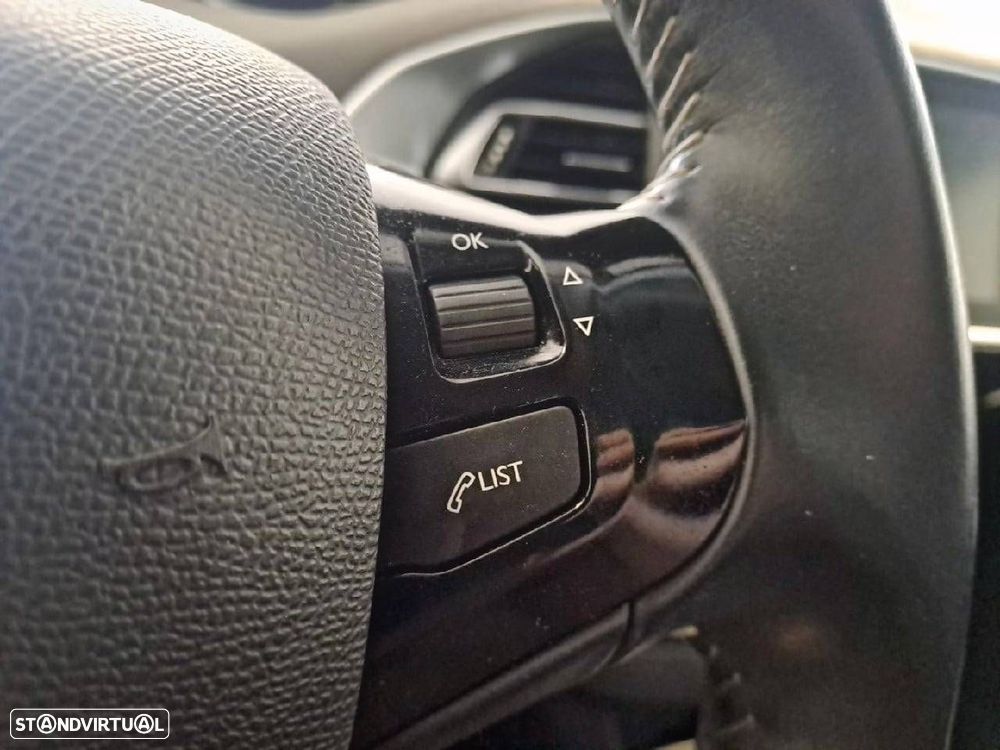 Peugeot 308 1.2 PureTech Style - 17